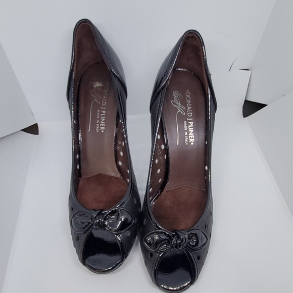 Donald J. Pliner Zazas black cut out shoe 7 - Picture 1 of 5
